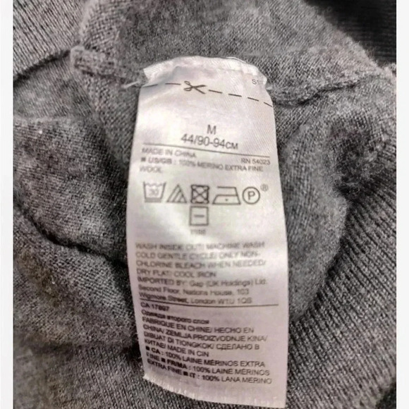 Banana Republic Grey 100% Merino Wool  Decorative Arm Slits Top Size Medium - Picture 5 of 8
